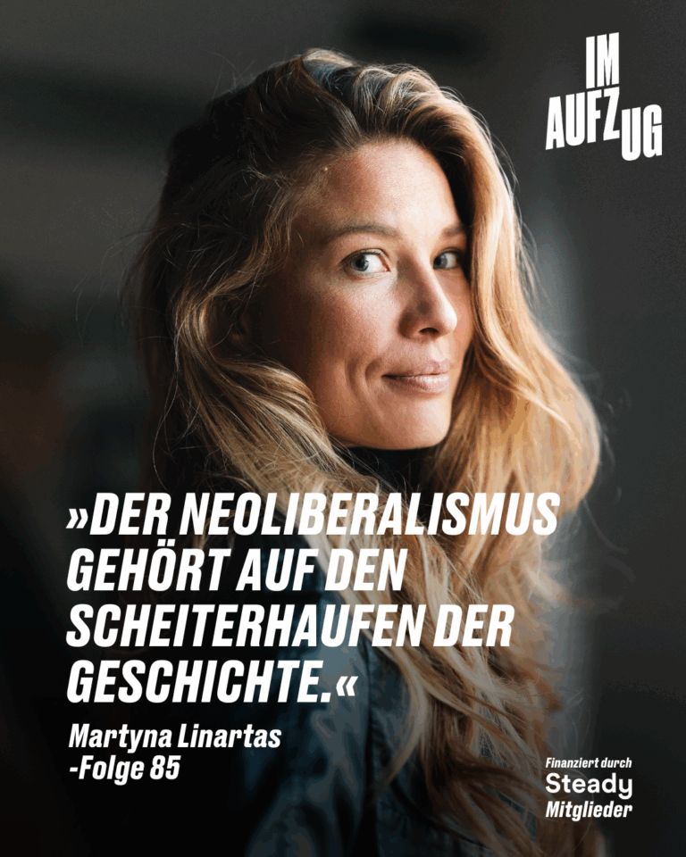 Im Aufzug mit Martyna Linartas
