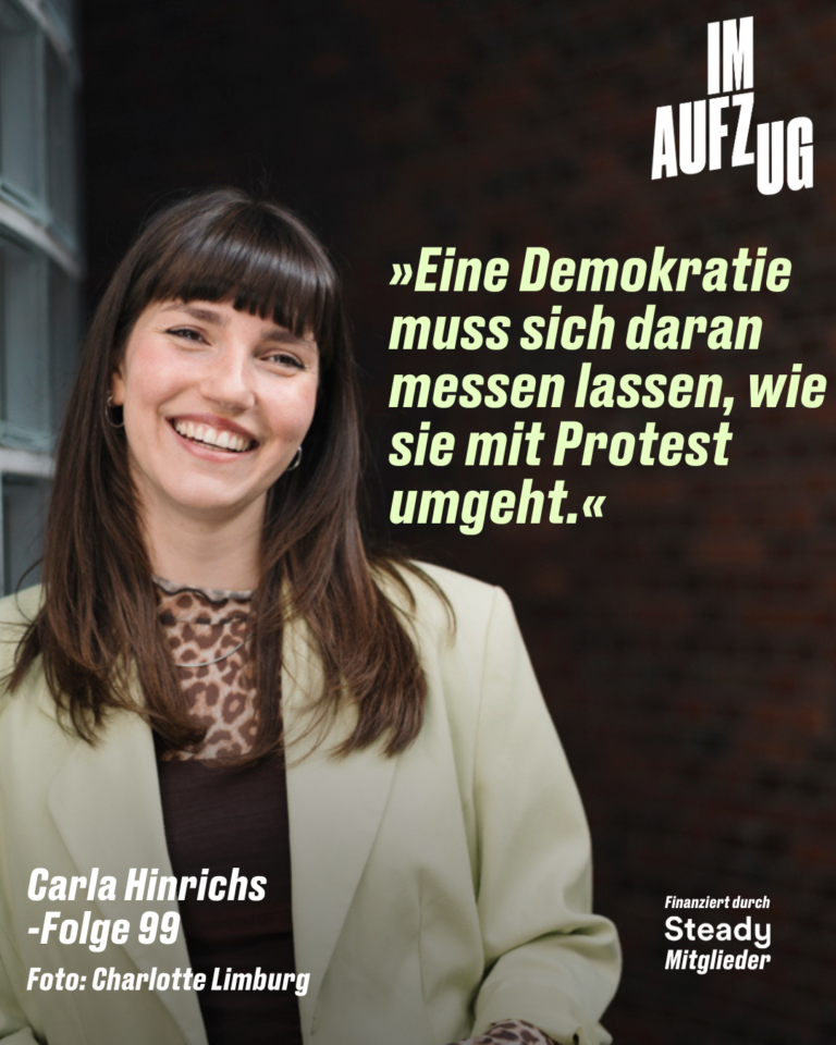 Im Aufzug mit Carla Hinrichs
